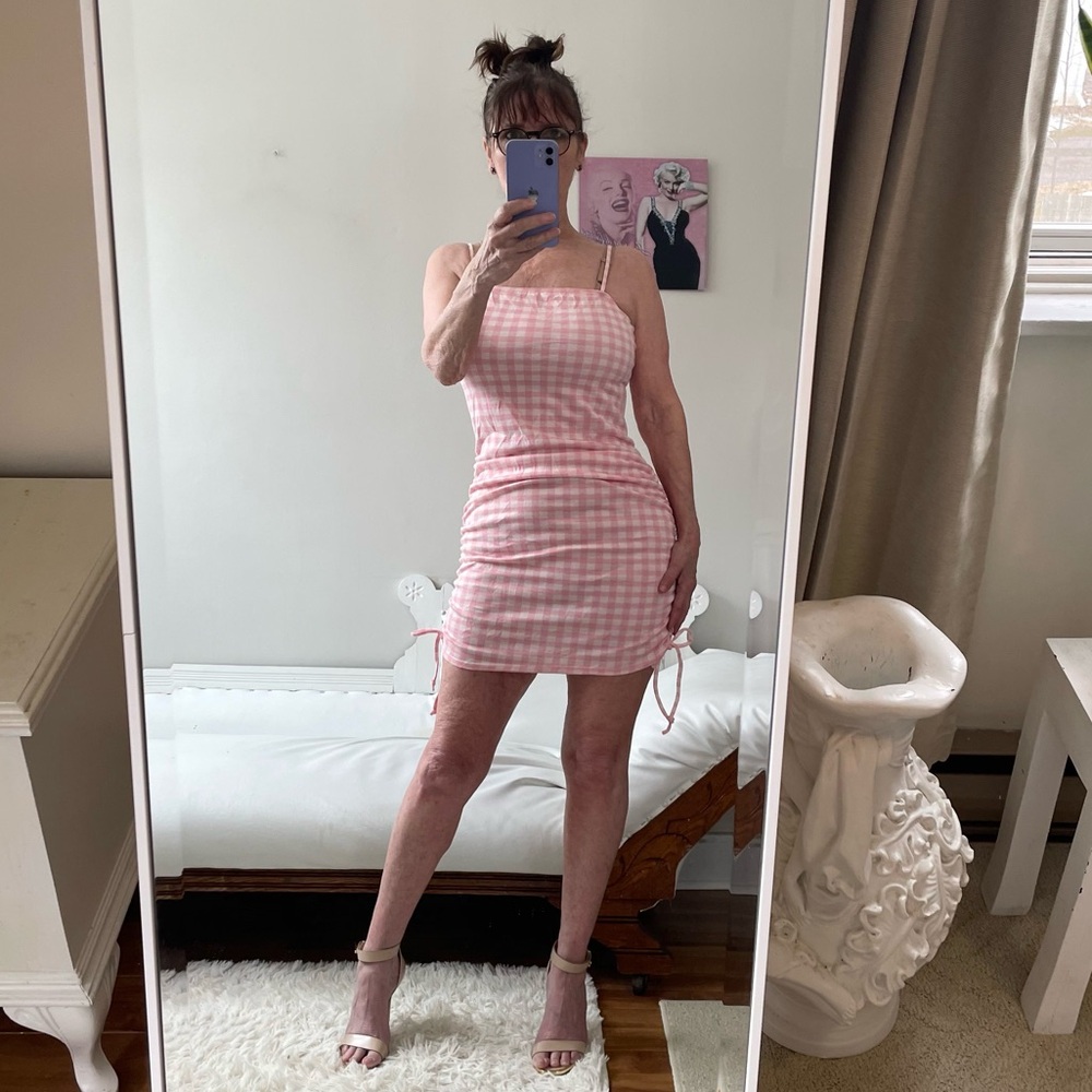 LIVI PINK WHITE GINGHAM PLAID SLEEVELESS DRESS RUCHING STRETCH STRAPS
